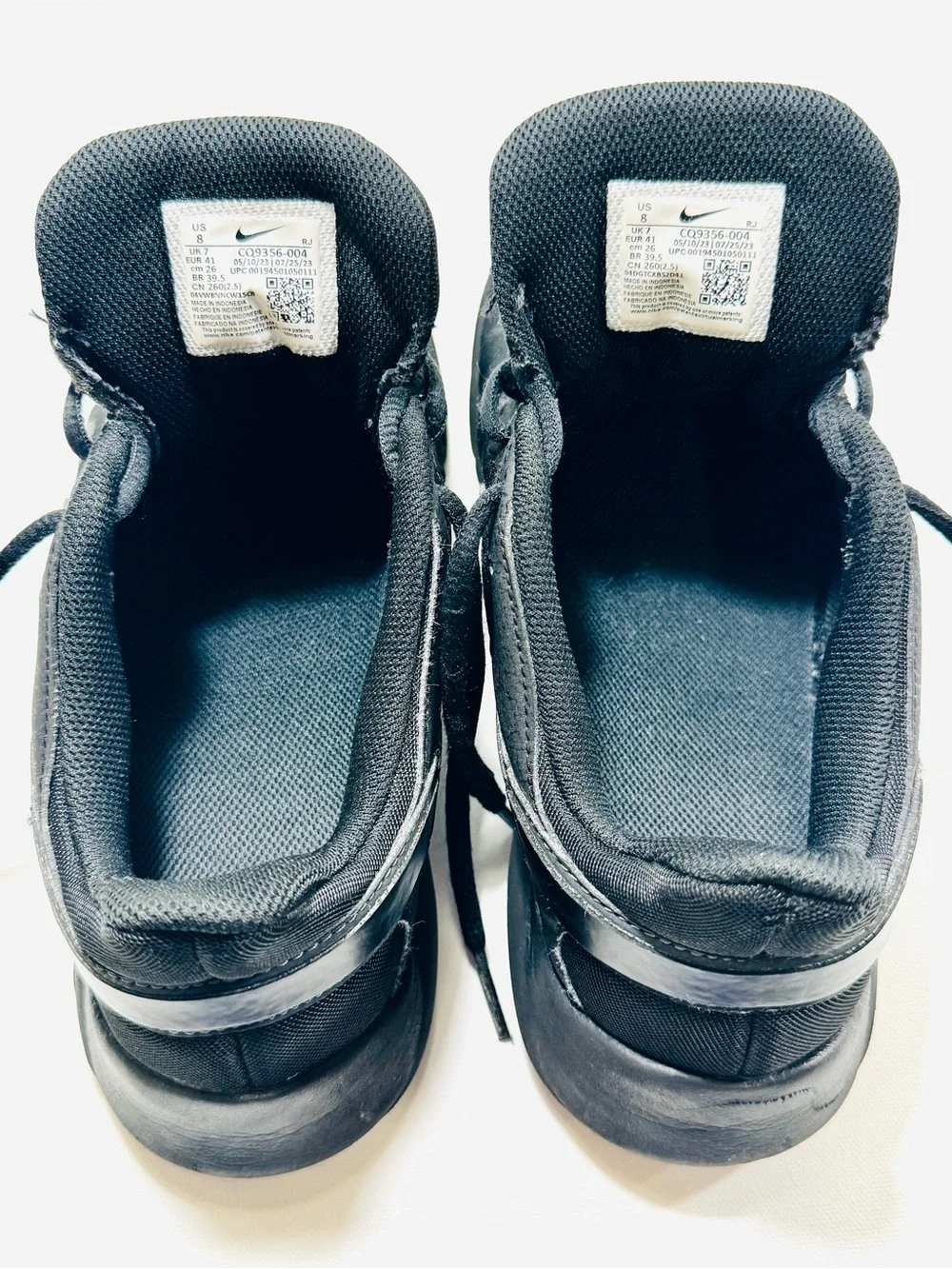 Nike Legend Essential 2 Black Men’s Sneakers Size 8 CQ9356-004